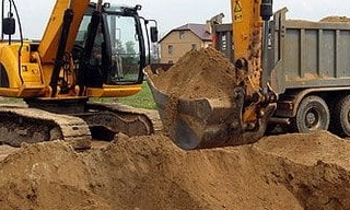 Выкопать яму экскаватором в Ахтубинске от 936 руб. - 2Землекопа-Хтб